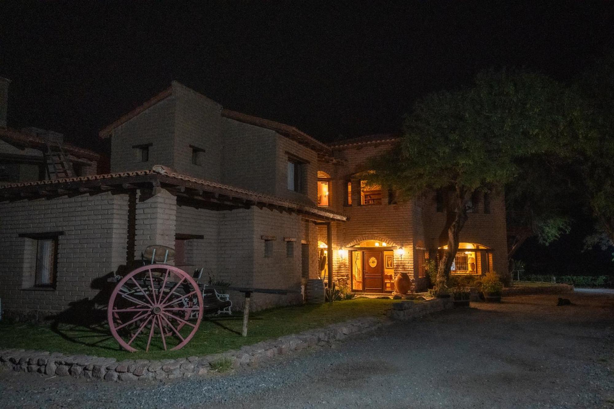 La Casa De La Bodega - Wine Boutique Hotel 카파야테 외부 사진